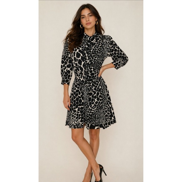 Topshop Dresses & Skirts - Topshop Black/White Giraffe Print‎ Mini Shirt Dress